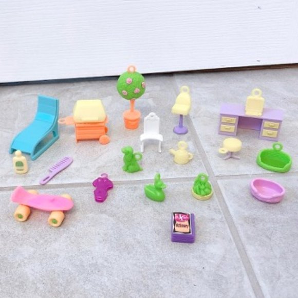 Vintage LIKE NEW Doll Accessories Furnitures - Picture 4 of 9